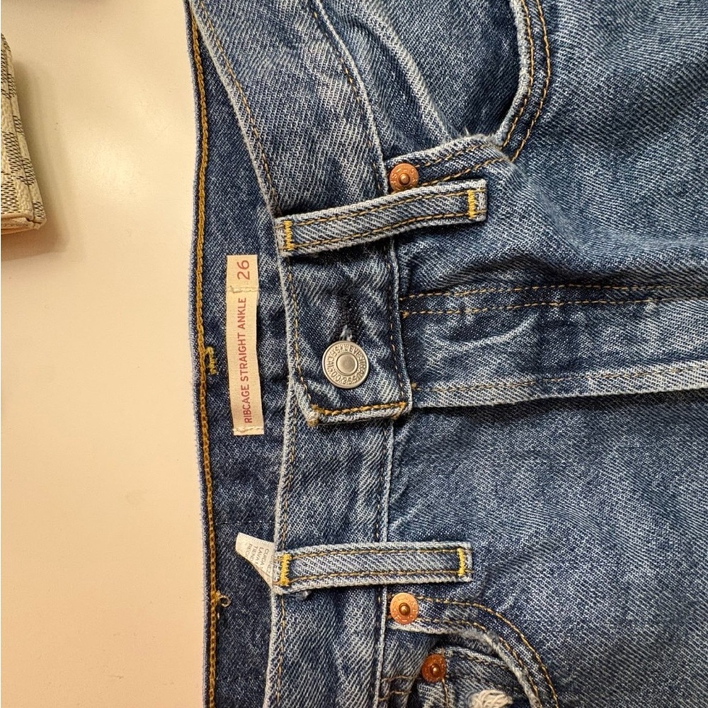 Levi's Ripped Denim Jeans - Picture 3 of 3